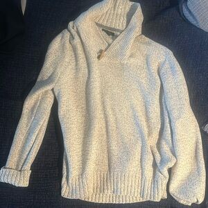 Perfect condition banana republic sweater made with Italian Yarn. XL size.